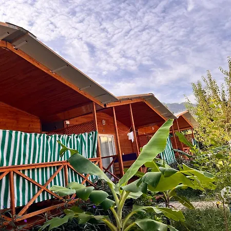 Parlak Evleri Apartahotel *