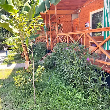 Apartahotel Parlak Evleri *