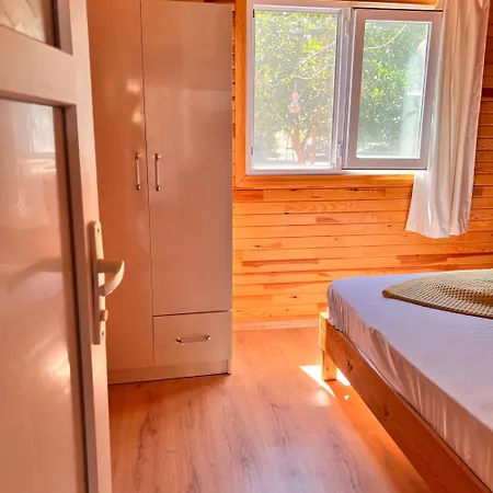 Apartahotel Parlak Evleri *